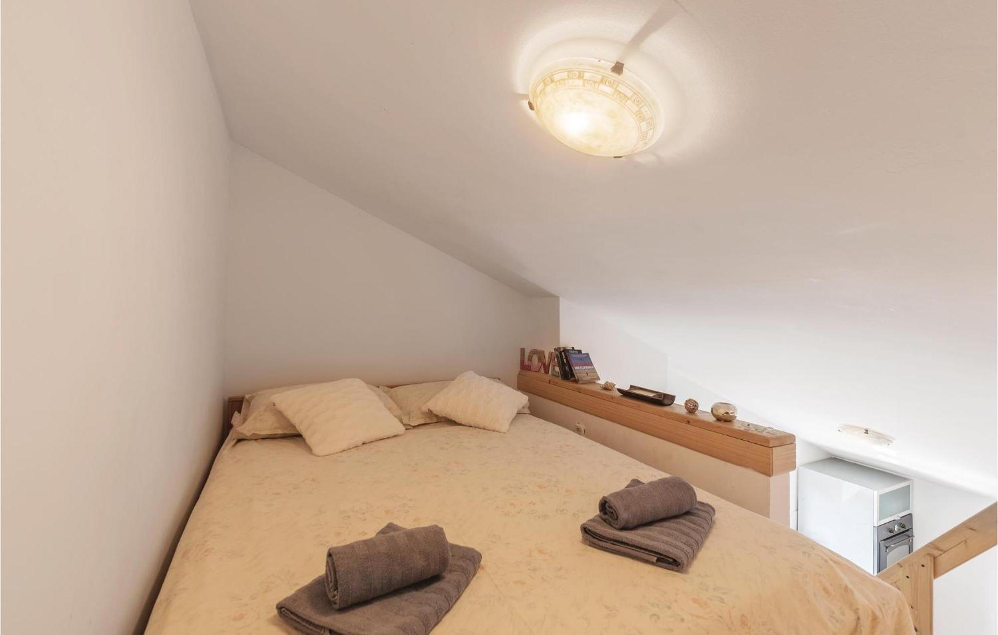 Pet Friendly Apartment In Koromacno With Wifi Koromačno Exterior foto
